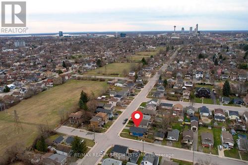4397 Homewood Avenue, Niagara Falls, ON - Outdoor With View