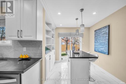 1179 Barleymow St, Mississauga, ON - Indoor Photo Showing Kitchen With Upgraded Kitchen