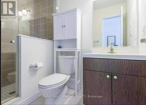 10 Minlow Way, Aurora, ON - Indoor Photo Showing Bathroom