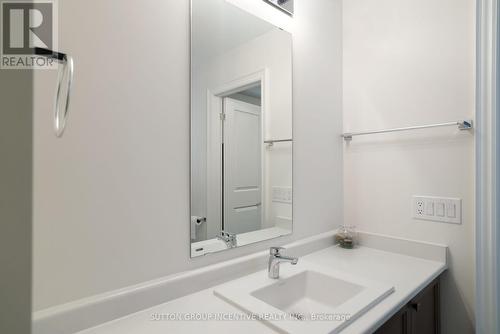10 Bill Guy Drive, Georgina, ON - Indoor Photo Showing Bathroom