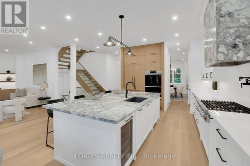 16 Cadillac Avenue, Toronto, ON - Indoor Photo Showing Kitchen With Upgraded Kitchen