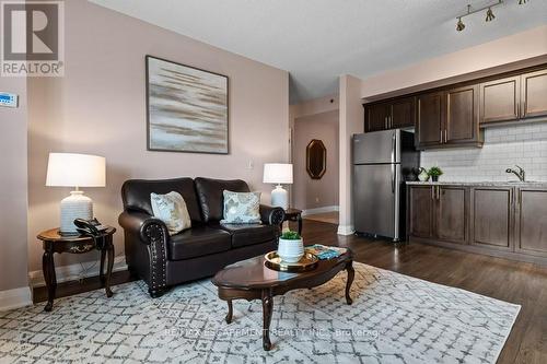 #504 -319 Highway 8, Hamilton, ON - Indoor Photo Showing Living Room