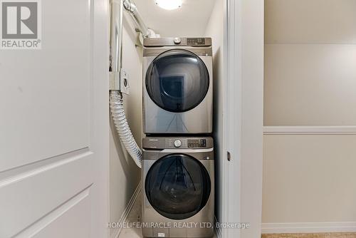 17 Valencia Ave, Kitchener, ON - Indoor Photo Showing Laundry Room