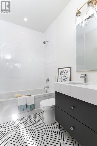 3 - 163 Grand River Avenue, Brantford, ON - Indoor Photo Showing Bathroom