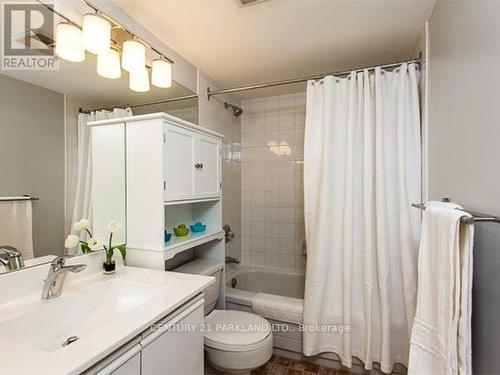 506 - 942 Yonge Street, Toronto, ON - Indoor Photo Showing Bathroom