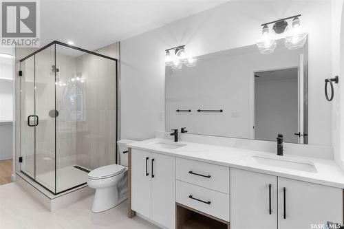 712 1St Street E, Saskatoon, SK - Indoor Photo Showing Bathroom