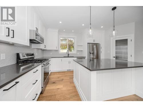 2990 20 Street Ne Unit# 35, Salmon Arm, BC - Indoor Photo Showing Kitchen With Upgraded Kitchen