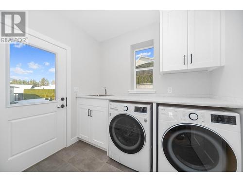 2990 20 Street Ne Unit# 35, Salmon Arm, BC - Indoor Photo Showing Laundry Room