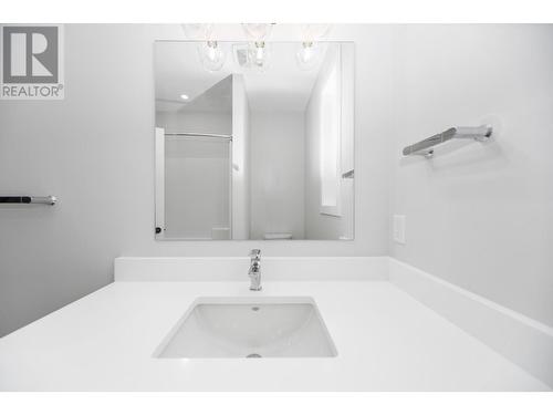 2990 20 Street Ne Unit# 35, Salmon Arm, BC - Indoor Photo Showing Bathroom