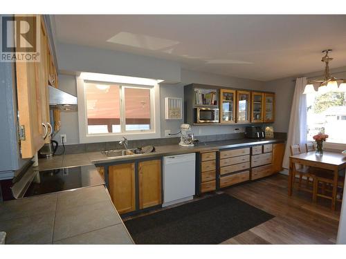 4381 Alfred Avenue, Smithers, BC - Indoor Photo Showing Kitchen With Double Sink