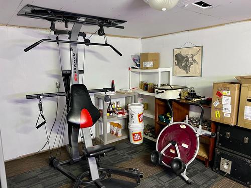 1916 Elm Street, Creston, BC - Indoor Photo Showing Gym Room