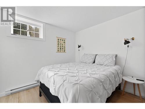 4331 Trans Canada Highway, Tappen, BC - Indoor Photo Showing Bedroom