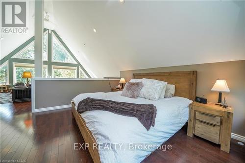 7691 Whatman St, Lambton Shores, ON - Indoor Photo Showing Bedroom