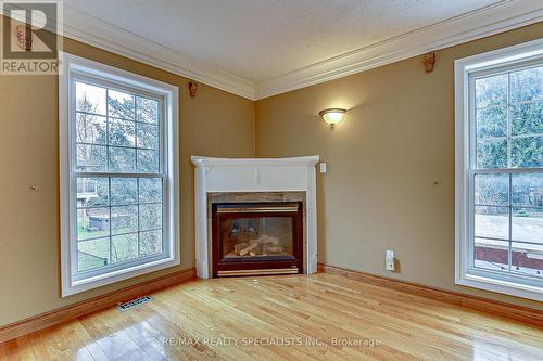 15 Royal York Court, Brant, ON - Indoor Photo Showing Living Room With Fireplace