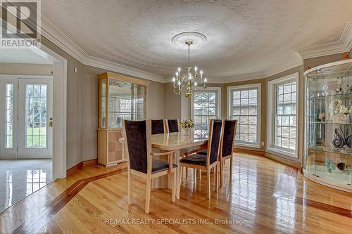 15 Royal York Court, Brant, ON - Indoor Photo Showing Dining Room