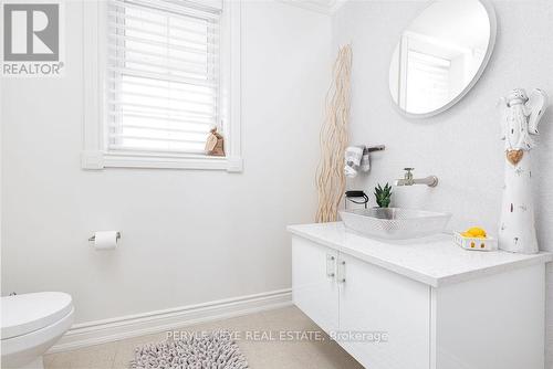 1224 Golden Beach Rd, Bracebridge, ON - Indoor Photo Showing Bathroom
