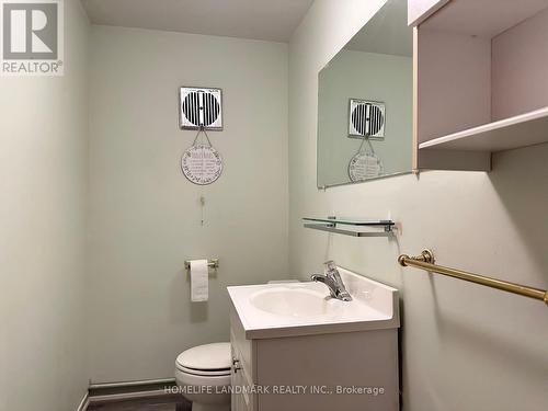 150 Fennell Avenue E, Hamilton, ON - Indoor Photo Showing Bathroom