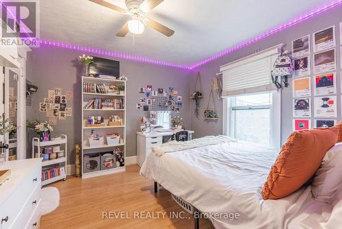 6319 Barker St, Niagara Falls, ON - Indoor Photo Showing Bedroom