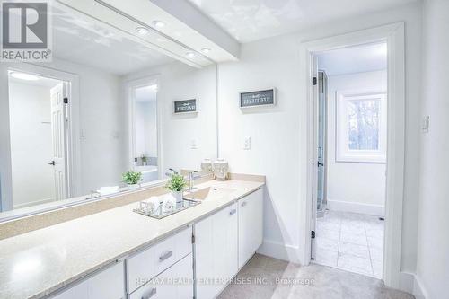 394 Bonny Meadow Rd, Oakville, ON - Indoor Photo Showing Bathroom