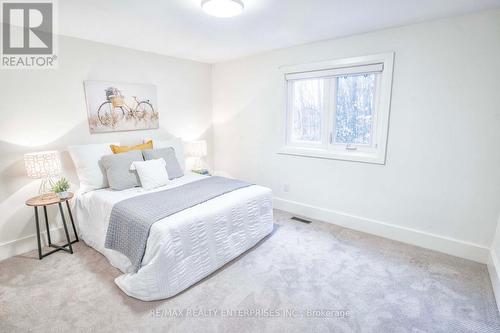 394 Bonny Meadow Rd, Oakville, ON - Indoor Photo Showing Bedroom