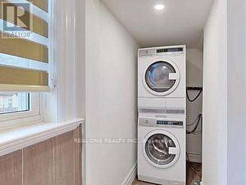 41 Centre St, Aurora, ON - Indoor Photo Showing Laundry Room
