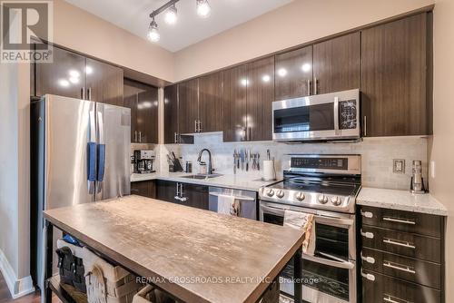 #602 -75 North Park Rd, Vaughan, ON - Indoor Photo Showing Kitchen With Stainless Steel Kitchen With Upgraded Kitchen