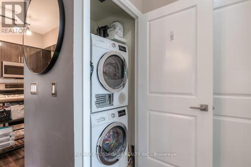 #602 -75 North Park Rd, Vaughan, ON - Indoor Photo Showing Laundry Room