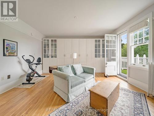 68 Tecumseth Street, Orillia, ON - Indoor Photo Showing Living Room