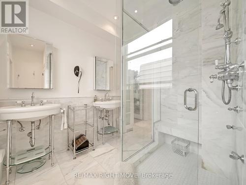 68 Tecumseth Street, Orillia, ON - Indoor Photo Showing Bathroom