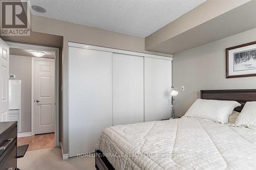 1401 - 3880 Duke Of York Boulevard, Mississauga, ON - Indoor Photo Showing Bedroom