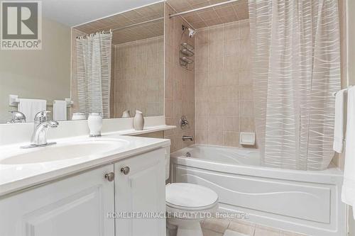 1401 - 3880 Duke Of York Boulevard, Mississauga, ON - Indoor Photo Showing Bathroom