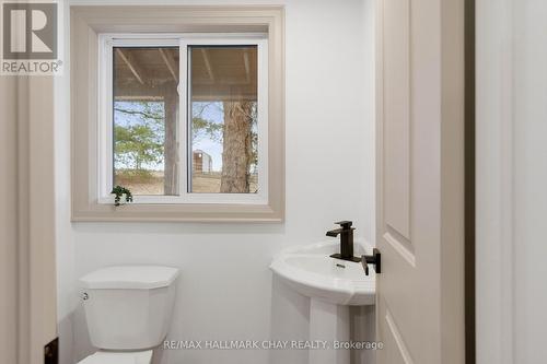 1998 Old Barrie Road E, Oro-Medonte, ON - Indoor Photo Showing Bathroom