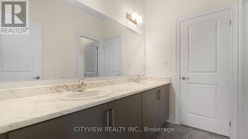 22 Settlers Road, Oakville, ON - Indoor Photo Showing Bathroom