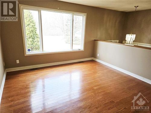 Livingroom - 2550 South River Road, Kemptville, ON - Indoor Photo Showing Other Room
