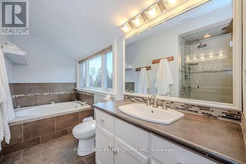 92 Downey Rd, Guelph, ON - Indoor Photo Showing Bathroom