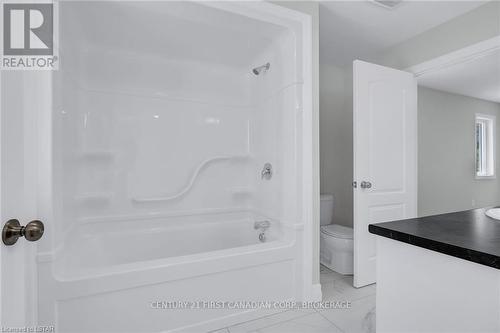58 Aspen Pkwy, Aylmer, ON - Indoor Photo Showing Bathroom