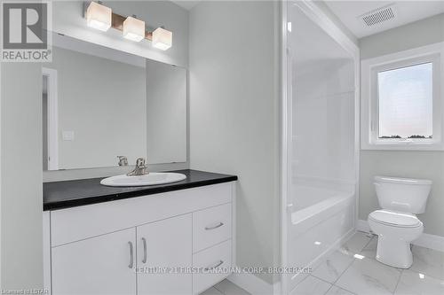 58 Aspen Pkwy, Aylmer, ON - Indoor Photo Showing Bathroom