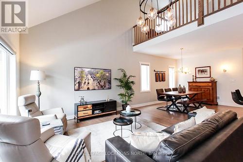 106 Clippers Lane, Blue Mountains, ON - Indoor Photo Showing Living Room