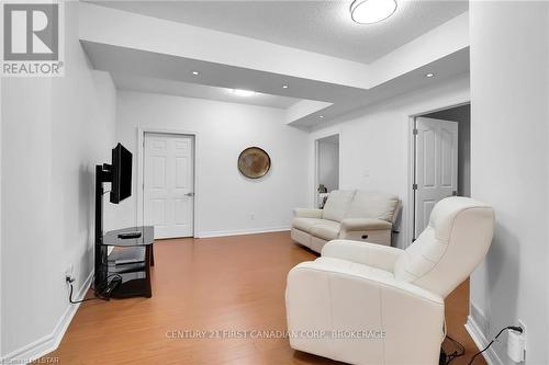 19 Sydenham Dr, London, ON - Indoor Photo Showing Other Room