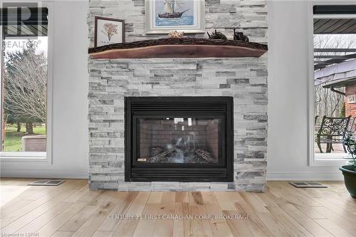19 Sydenham Dr, London, ON - Indoor Photo Showing Living Room With Fireplace