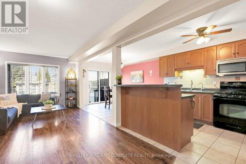76 Magnolia Cres, Grimsby, ON - Indoor Photo Showing Kitchen