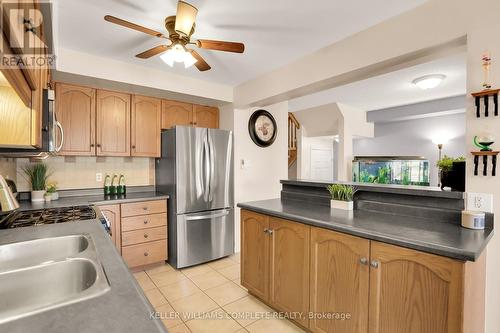 76 Magnolia Cres, Grimsby, ON - Indoor Photo Showing Kitchen With Double Sink
