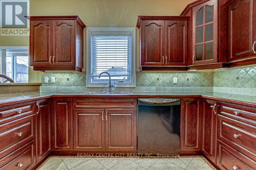 328 Plane Tree Drive, London, ON - Indoor Photo Showing Kitchen With Double Sink
