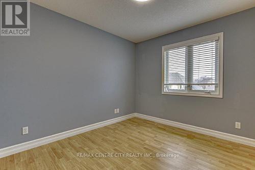 328 Plane Tree Drive, London, ON - Indoor Photo Showing Other Room