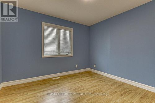 328 Plane Tree Dr, London, ON - Indoor Photo Showing Other Room