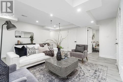 5 Crago Road, Amaranth, ON - Indoor Photo Showing Living Room