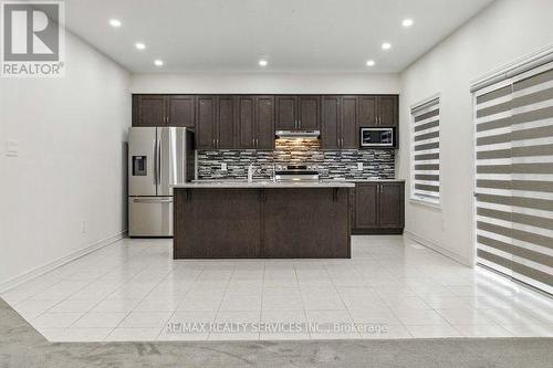 7 Brewis St, Brant, ON - Indoor Photo Showing Kitchen With Upgraded Kitchen