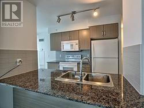 #512 -80 Esther Lorrie Dr, Toronto, ON - Indoor Photo Showing Kitchen With Double Sink