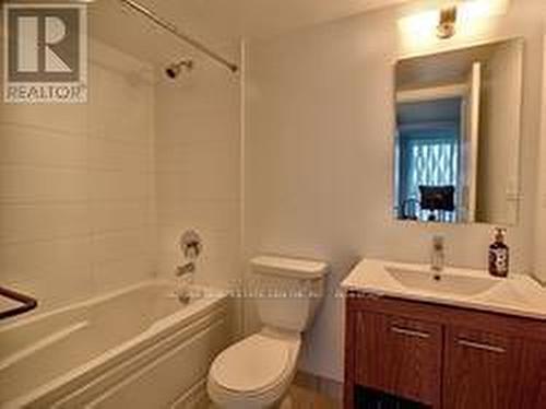 512 - 80 Esther Lorrie Drive, Toronto, ON - Indoor Photo Showing Bathroom