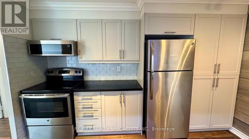 #217 -4185 Shipp Dr, Mississauga, ON - Indoor Photo Showing Kitchen